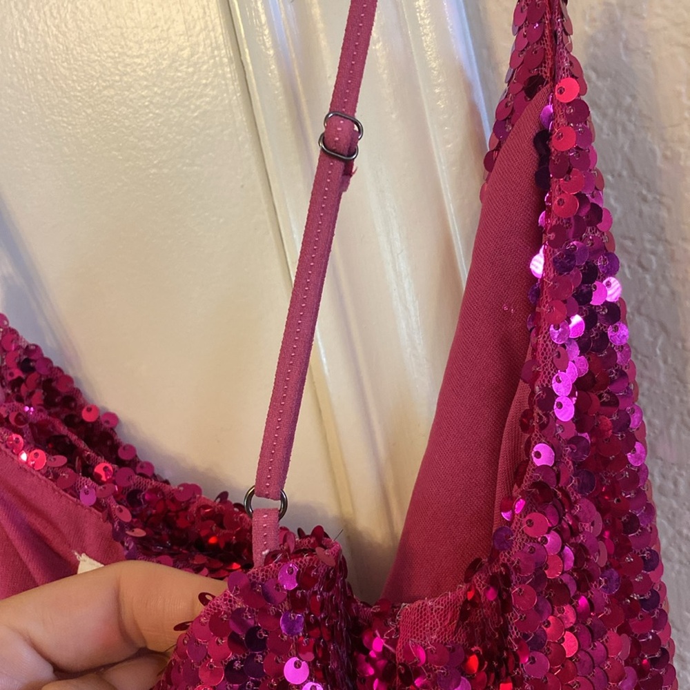 NWT- HOT PINK SEQUIN COWL NECK BODYSUIT SIZE M💕 - Picture 5 of 7